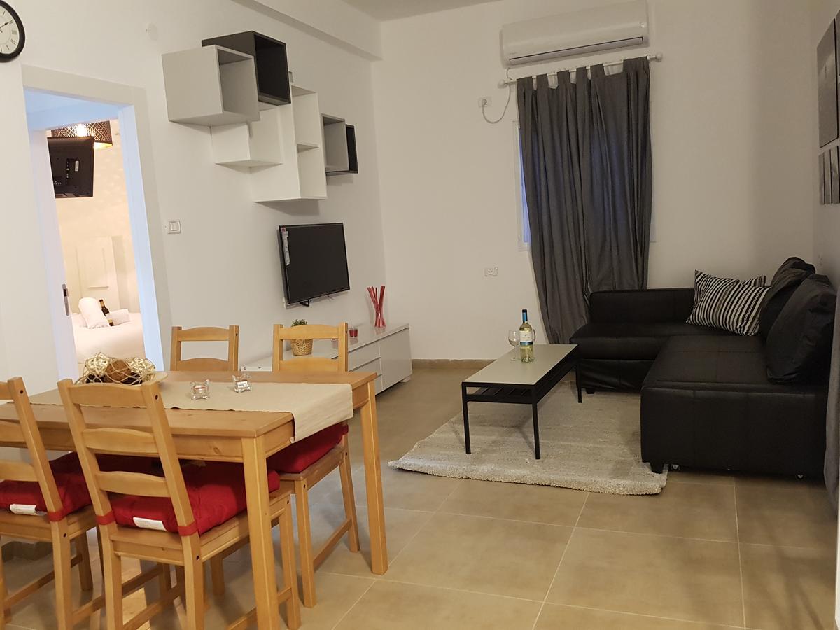 אבני החושן- Avnei Hoshen Aparthotel Naharija Kültér fotó