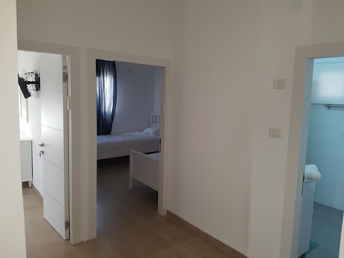אבני החושן- Avnei Hoshen Aparthotel Naharija Kültér fotó